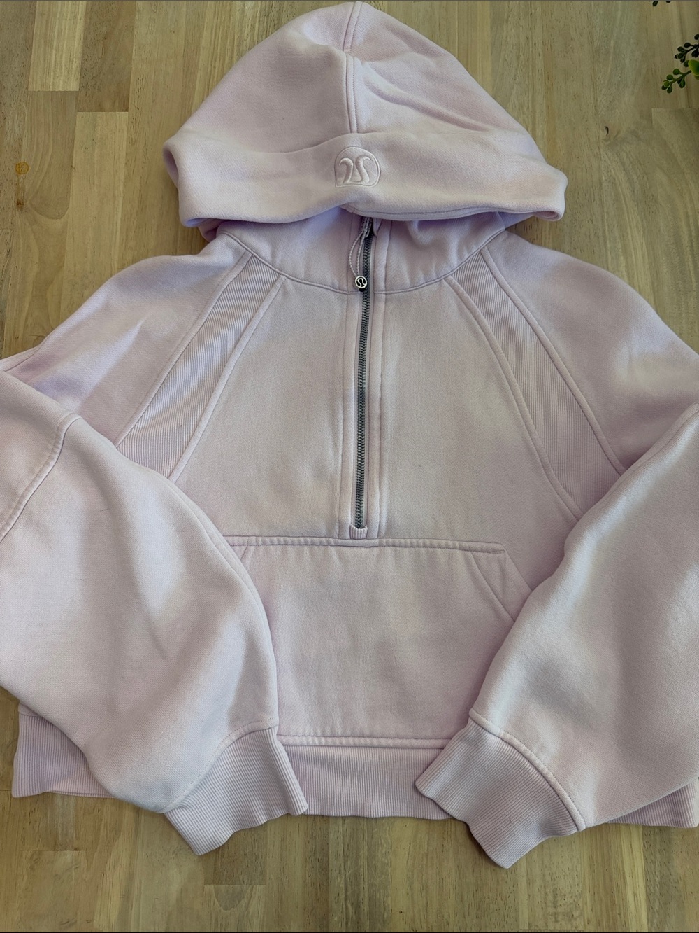 Scuba Pullover Hoodie - Quarter Zip cropped xs/s.